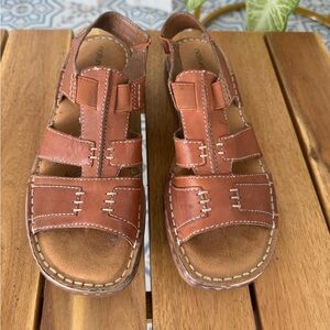 Naturalizer N5 Comfort Brown Leather Fisherman Sandals 6.5 Comfort Walking Shoes